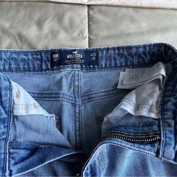 hollister • ripped high rise dad jeans - Picture 7 of 15